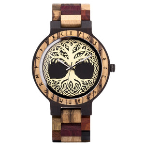 reloj de madera grabado