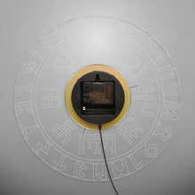 Cargar imagen en el visor de la galería, Reloj con iluminación ledVegvisir Vikingo rúnico
