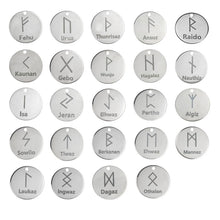 Cargar imagen en el visor de la galería, set 24 colgantes runas
